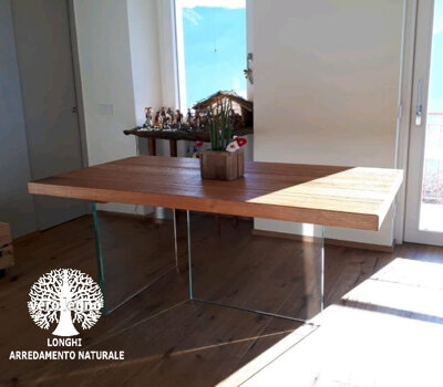 tavolo air in rovere con basi in vetro